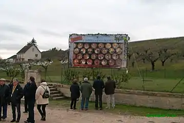 Panneaux décoration a l'entrée du village.