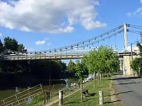 Pont de Saint-Denis-de-Pile.