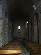 Intérieur de l'église depuis l'entrée