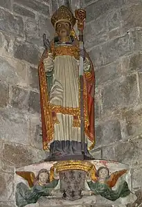 Statue de saint Ronan portant mitre et crosse, église Saint-Ronan de Locronan.