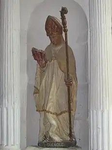 Statue de saint Guénolé.