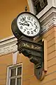 Horloge des bâtiments de l'état-major, sous l'arc  à l'entrée de la rue Bolchaïa Morskaïa