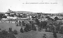 Carte postale ancienne montrant une vue générale du bourg