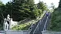 Escalier proche de la fontaine d'eaux.