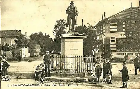 Statue de Paul Broca« Monument à Paul Broca à Sainte-Foy-la-Grande », sur À nos grands hommes,« Monument à Paul Broca à Sainte-Foy-la-Grande », sur e-monumen