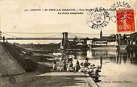 Bords de la Dordogne et pont suspendu.