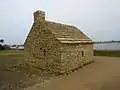 Le poste de garde (datant du XVIIIe siècle) à la Pointe de Combrit.