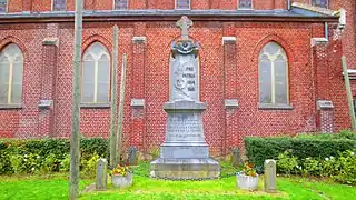 Le monument aux morts.