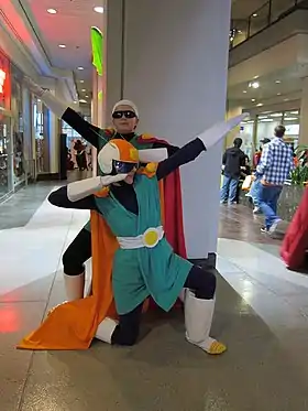 Cosplay de Videl en Great Saiyawoman (au premier plan) au Sakura-Con 2010, à Seattle.