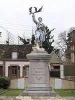 Le Poilu victorieux (monument aux morts)