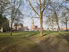 La plaine de jeux, au bord de la Selle.