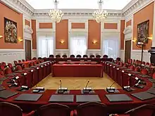 Salle des délibérations du conseil départmenental de la Savoie au château de Chambéry