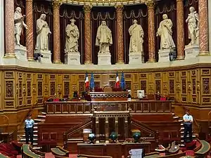  Les sept statues monumentales de la salle du Sénat