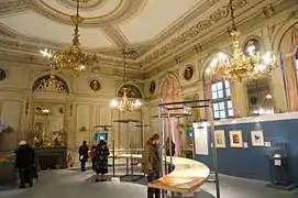 Salon des peintures, premier étage.