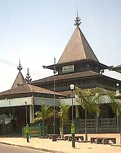 La mosquée Suriansyah à Banjarmasin, un autre exemple d'architecture banjar.