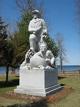 Statue de Champlain à Isle La Motte, Vermont, endroit supposé de son premier débarquement au Vermont.
