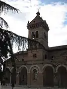 Façade latérale avec le campanile.