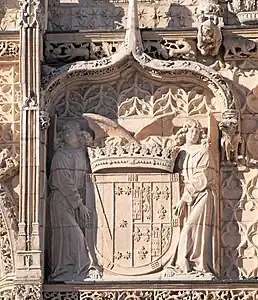 Armoiries du duc de Lerma en bas relief, sur la façade de l'église conventuelle Saint-Paul de Valladolid.