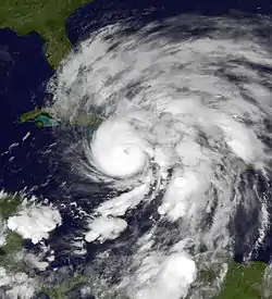 Sandy le 25 octobre à 4 h 0 UTC, atteignant la catégorie 3