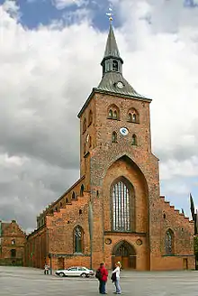 Façade de la cathédrale d'Odense.