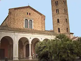 Image illustrative de l’article Basilique Saint-Apollinaire-le-Neuf