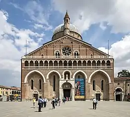 La basilique Saint-Antoine.