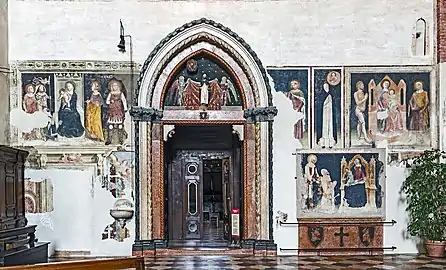Entrée de la chapelle Giusti