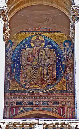 Christ en majesté, mosaïque de la façade à l'entrée de la basilique, par Filippo Rusuti, XIIIe siècle.