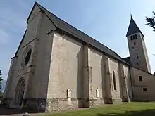 L'église des Saints-Sisinnius-Martyre-et-Alexandre, patrons de la commune.