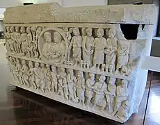 Le Sarcophage dogmatique.