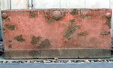 Sarcophage externe d'Akhenaton reconstitué au Musée égyptien du Caire.