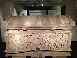 Sarcophage d'Hercule trouvé à Pergé.