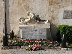 Photographie d’un monument aux morts 1914-18.