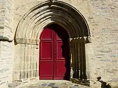 Le portail de l'église Saint-Léger.