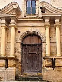 Le portail de l'église des Récollets.