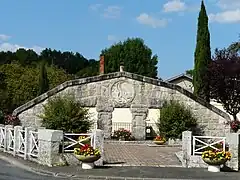 Monument aux morts de Sarliac-sur-l'Isle