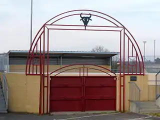 Entrée des arènes de la course landaise.