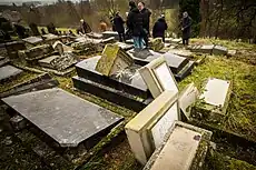 Après la profanation du cimetière juif de 2015.