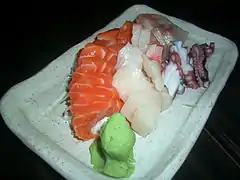 Saumon, thon, poulpe, et wasabi