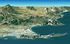 Vue satellite de la région du Cap avec au premier plan la péninsule du Cap et la baie False derrière celle-ci.