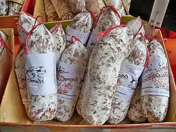 Un produit de terroir, le saucisson de taureau