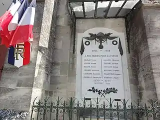 Plaque monument aux morts, église de Saucourt.