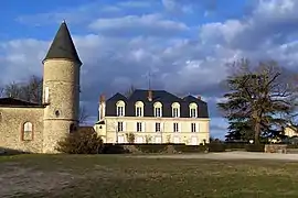 Le château et le chai.