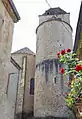 L'abside exhaussée de l'église romane et le clocher