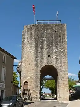 Porte Saubotte, au nord-ouest.