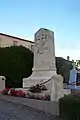 Le monument aux morts dans le cimetière près de l'église (nov. 2011)