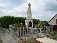 Le monument aux morts en 2011.