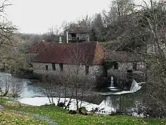 L'Auvézère au pied de la forge.