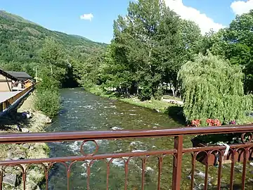 L'Ariège vue vers l'amont au pont de Savignac.