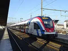 Unité multiple de RABe 522 stationnant sur la voie D et attendant son départ pour assurer un service L2.